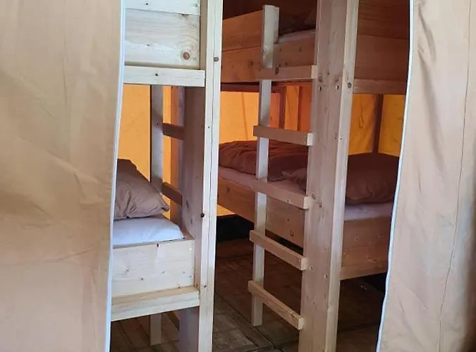 Safaritent Op Camping La Douane キャンプ場 *