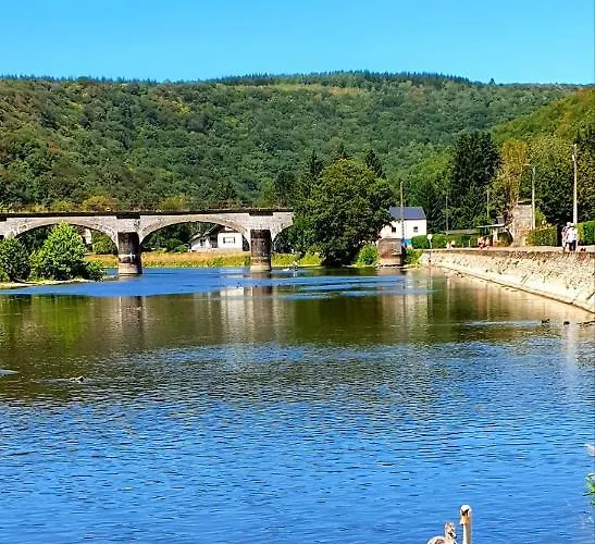 Safaritent Op Camping La Douane キャンプ場